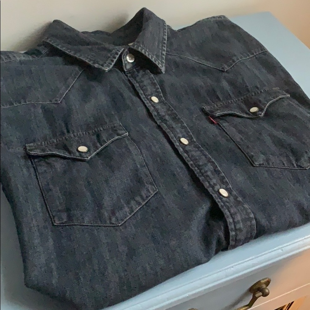 Levi’s denim Short Sleeve shirt - Picture 3 of 6